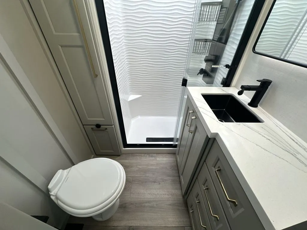 2026 Brinkley Model G 3950, Photos photo 16