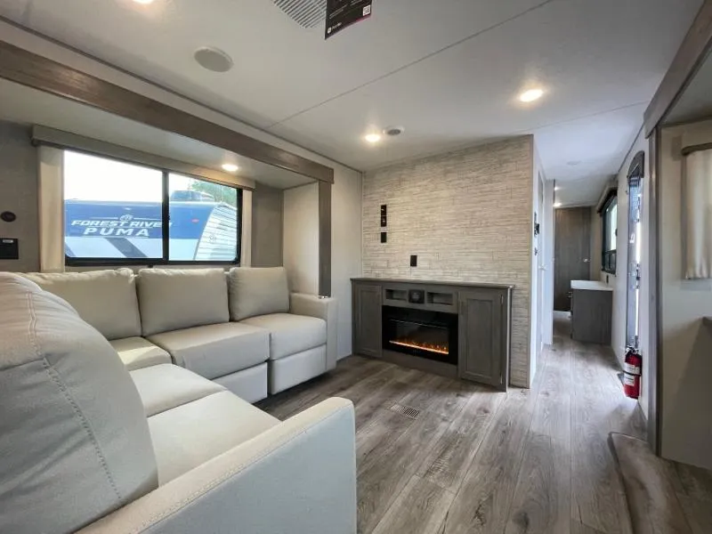 2026 Coachmen Catalina Legacy Edition 323MAZE - Photo 4
