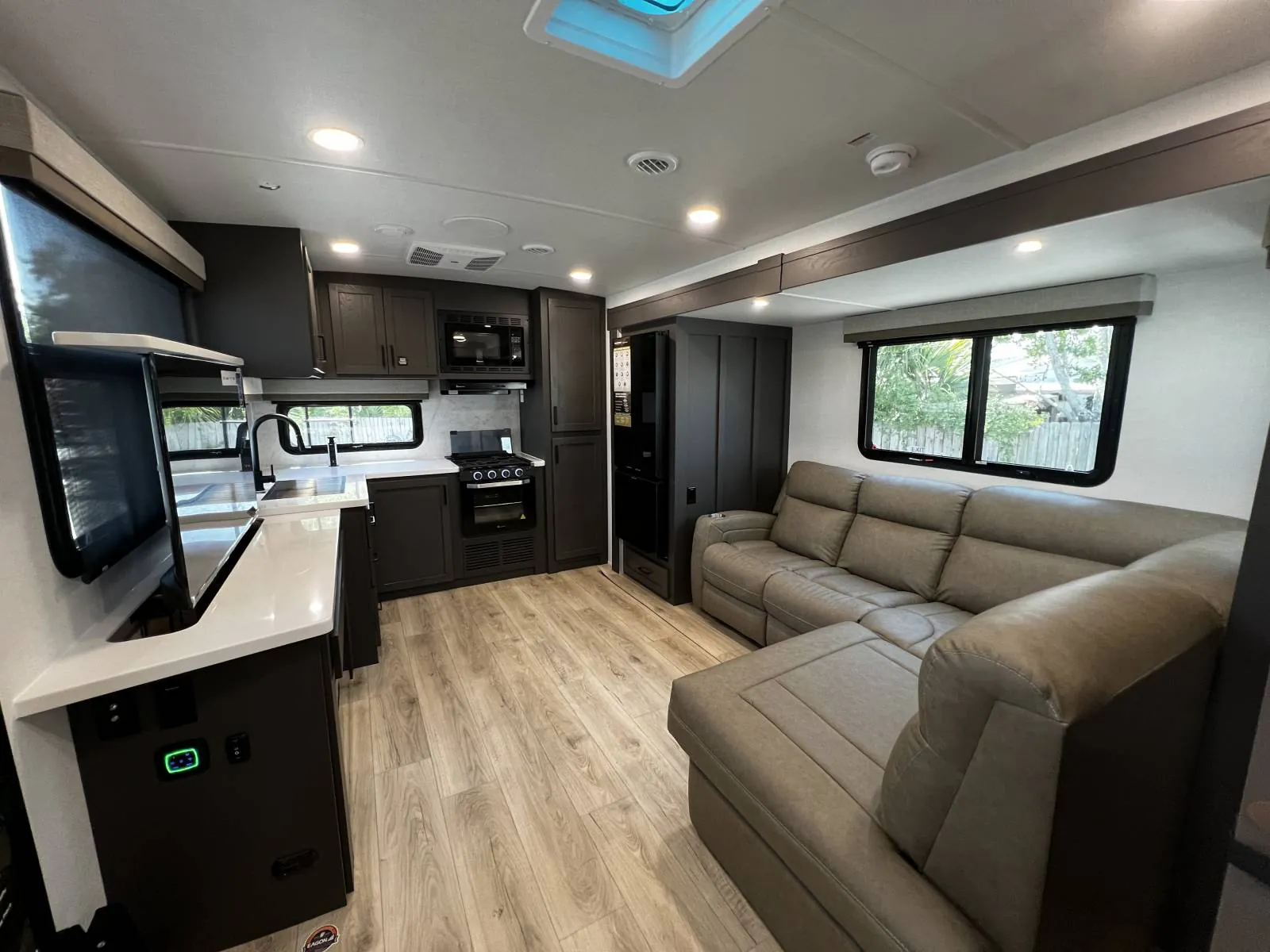 2027 Forest River Rockwood Ultra Lite 2711RK — Photo 5