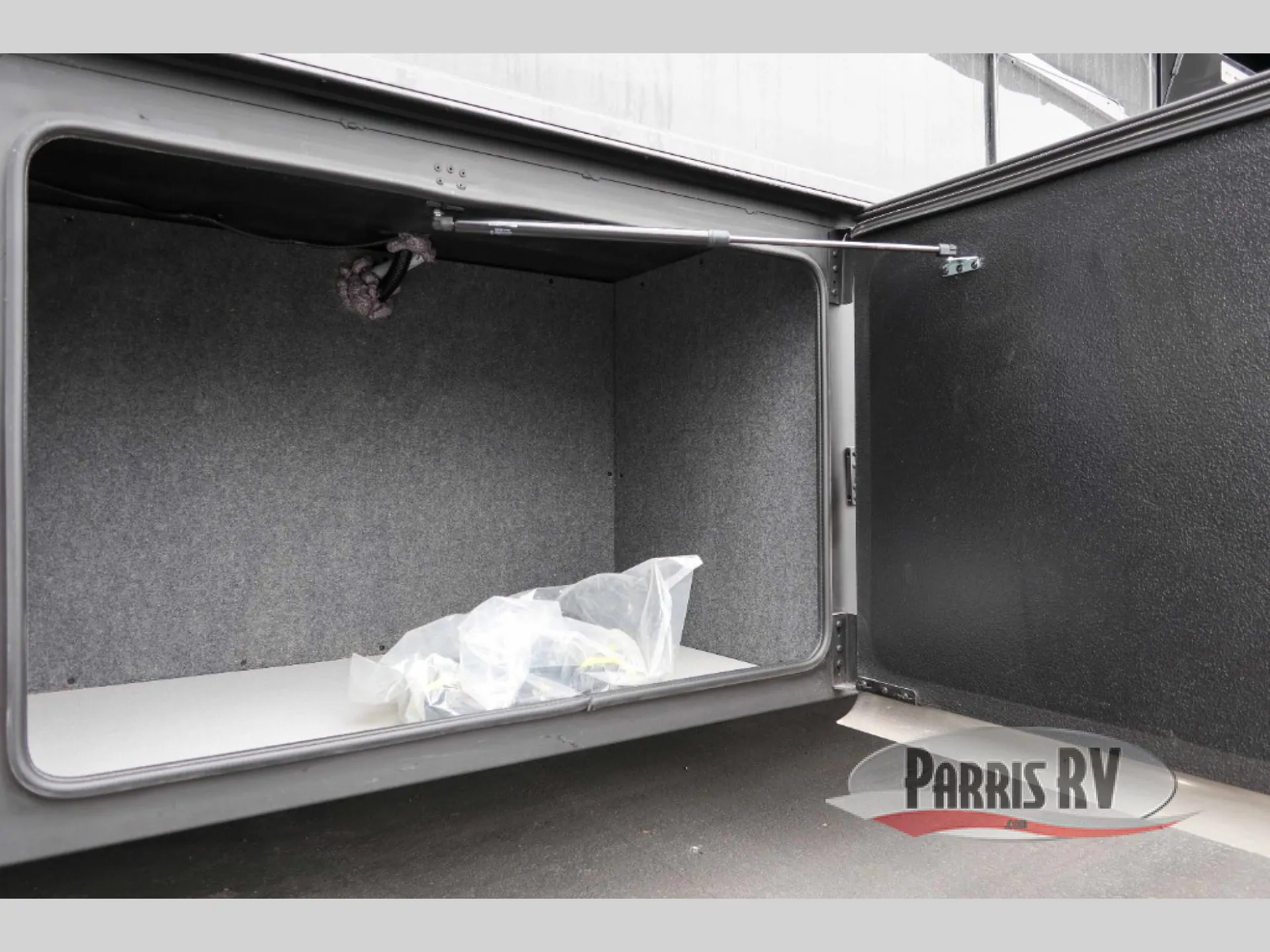 2026 Dynamax Europa S 37CA - Photo 4
