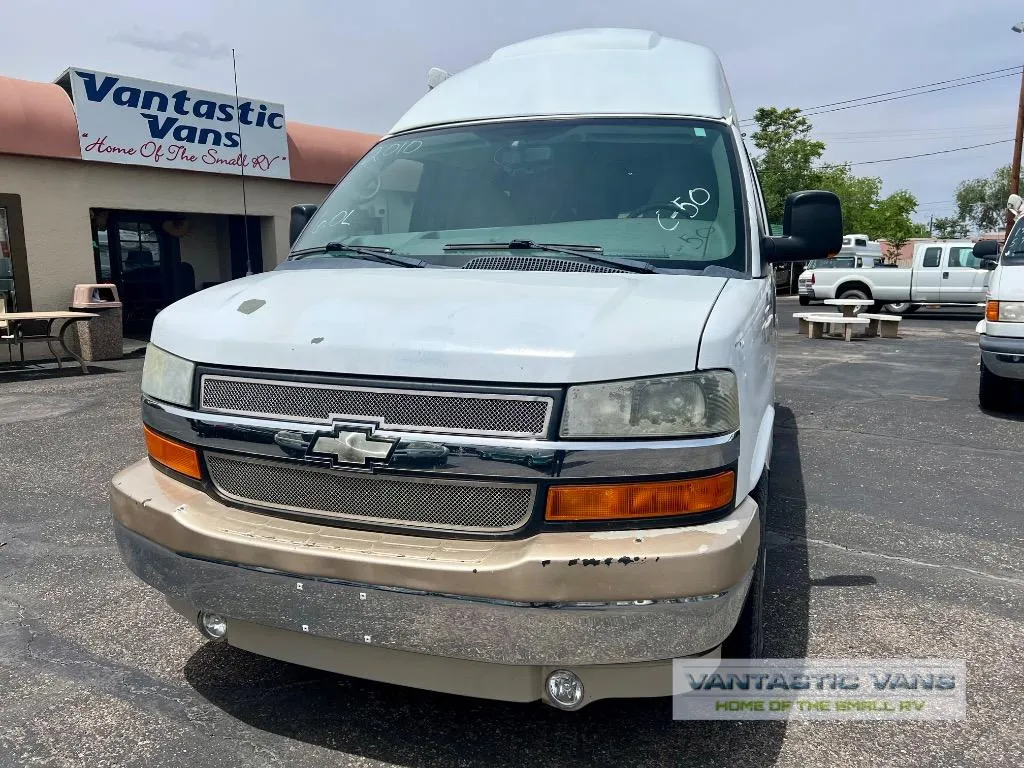 2010 Airstream Chevrolet Avenue - Photo 2