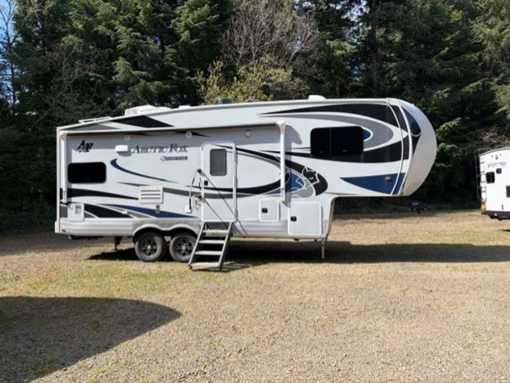 2021 Northwood Arctic Fox Grande Ronde 27' REAR KITCHEN 5th wheel GRAND RONDE EDTION - Photo 2