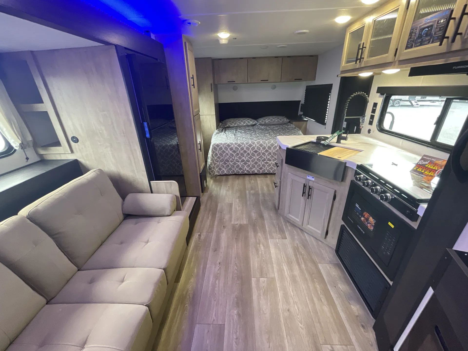 2027 Forest River Cherokee Grey Wolf 21AB — living area main
