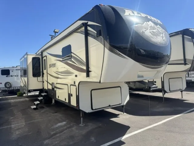 2017 Keystone Rv ALPINE 3600RS - Photo 2