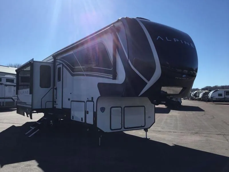2025 Keystone Alpine 3011CK - Photo 2