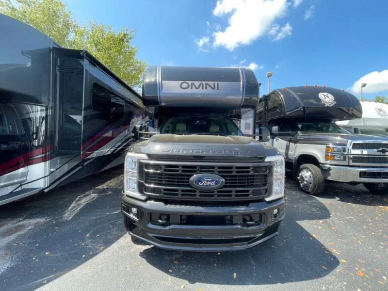2024 Thor Motor Coach Omni LV35 - Photo 3