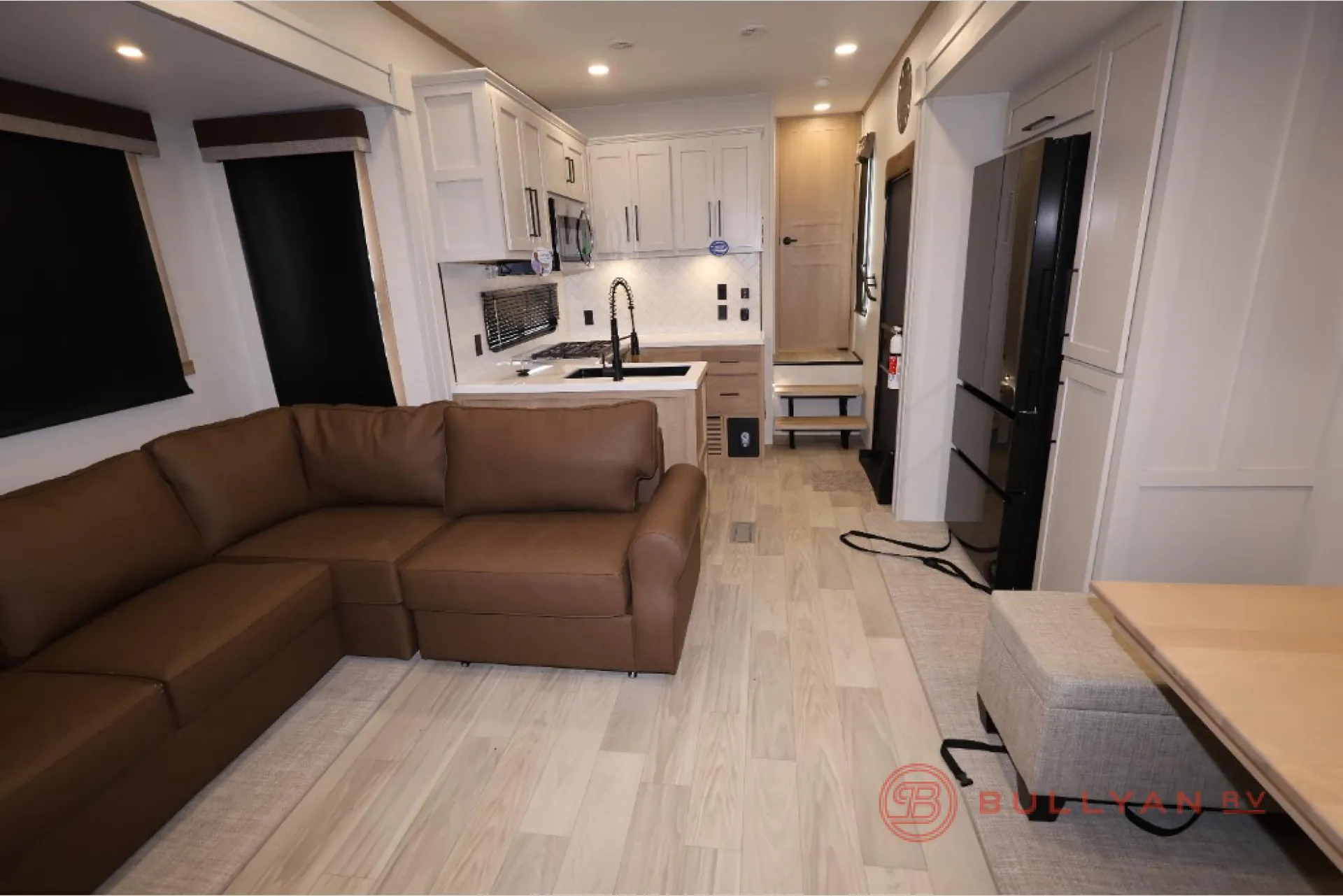 2026 Forest River Sandpiper 3710HBFB - Photo 4