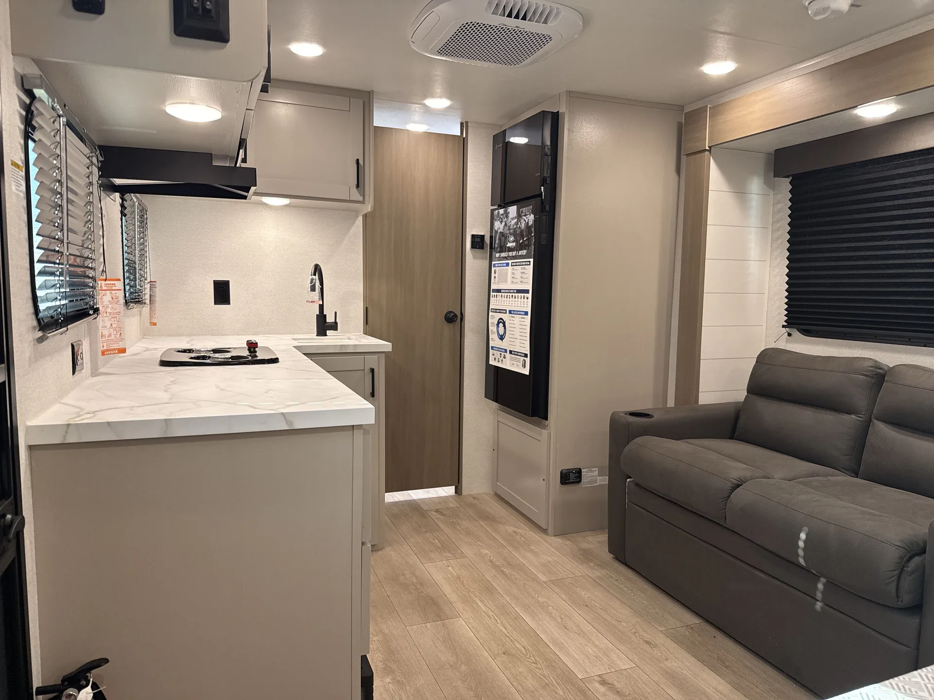 2027 Jayco Jay Flight 180LK - Photo 2