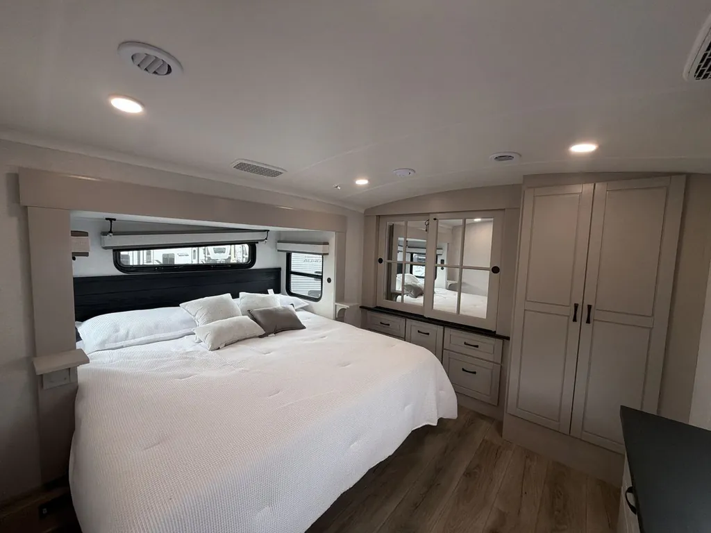 2026 Jayco North Point 395DSDB, Photos photo 7