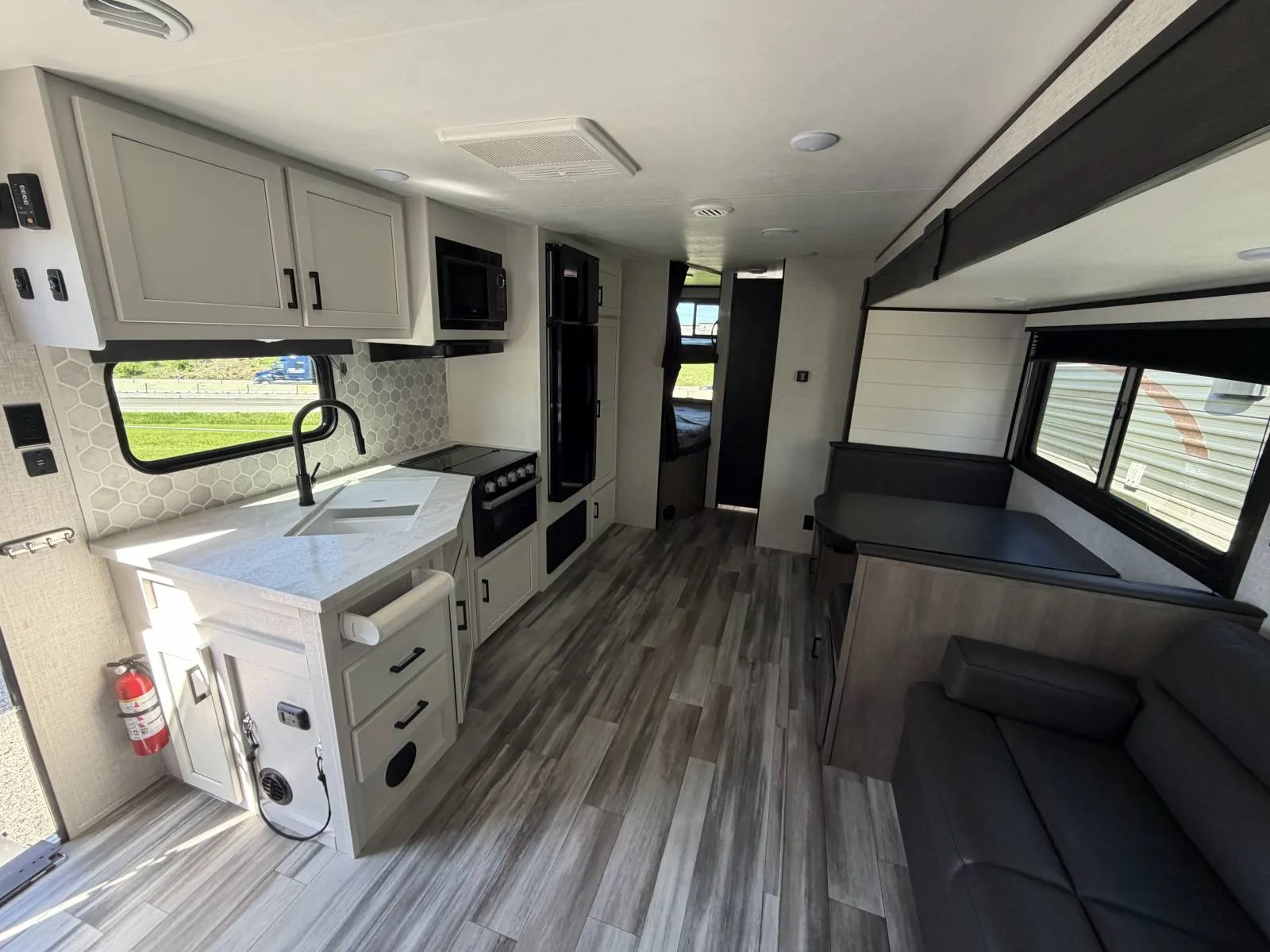 2024 Jayco Jay Flight 267BHS - Photo 4