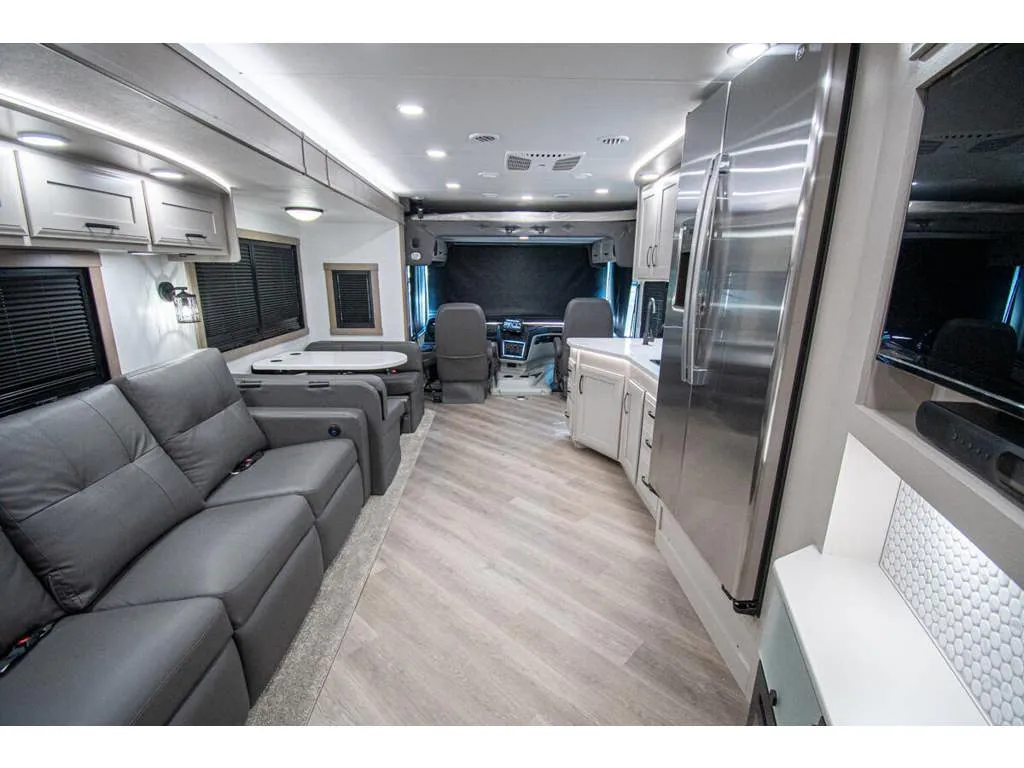 2027 Entegra Coach Emblem 36U, Photos photo 2