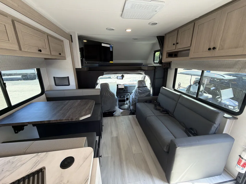 2027 Forest River Sunseeker 3050S, Photos photo 2