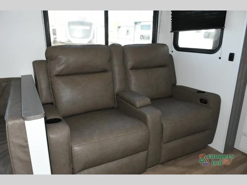 2027 Grand Design Transcend 335BHT - Photo 4