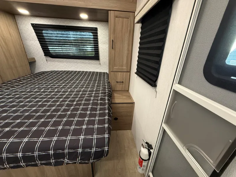 2026 Coachmen Freedom Express Select 18SE, Photos photo 17