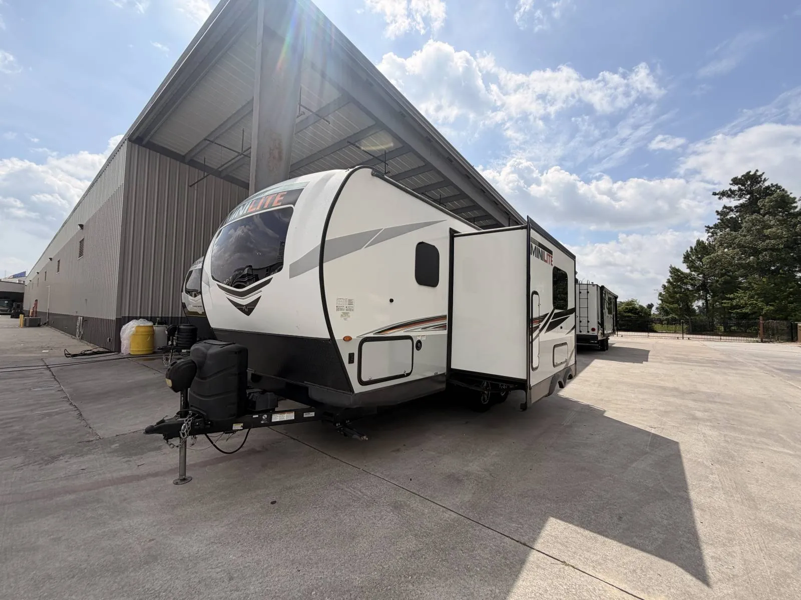 2021 Forest River Rockwood Mini Lite 2104S - Photo 2