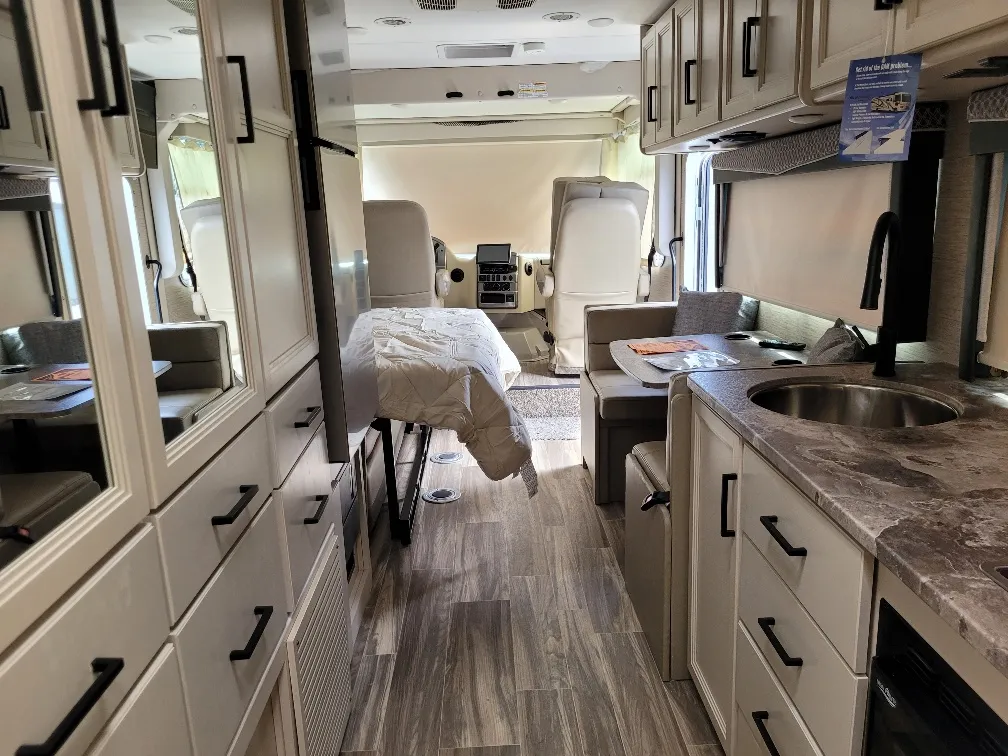 2023 Thor Motor Coach Vegas 24.3, Photos photo 17