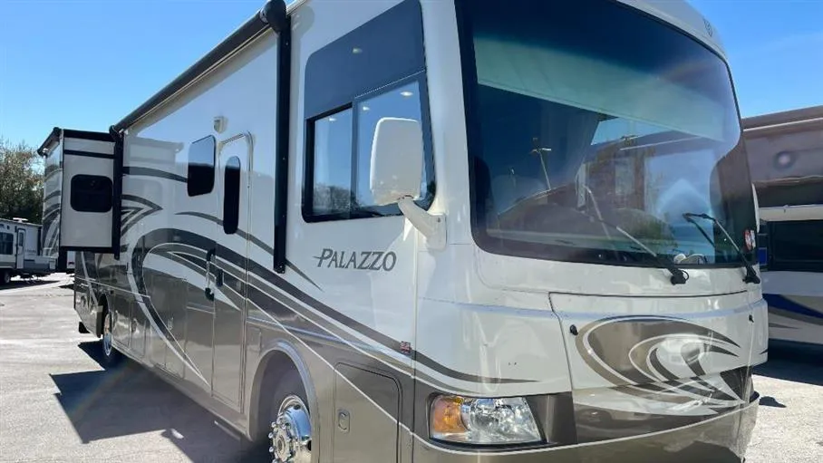 2015 Thor Motor Coach Palazzo 36.1 - Main photo