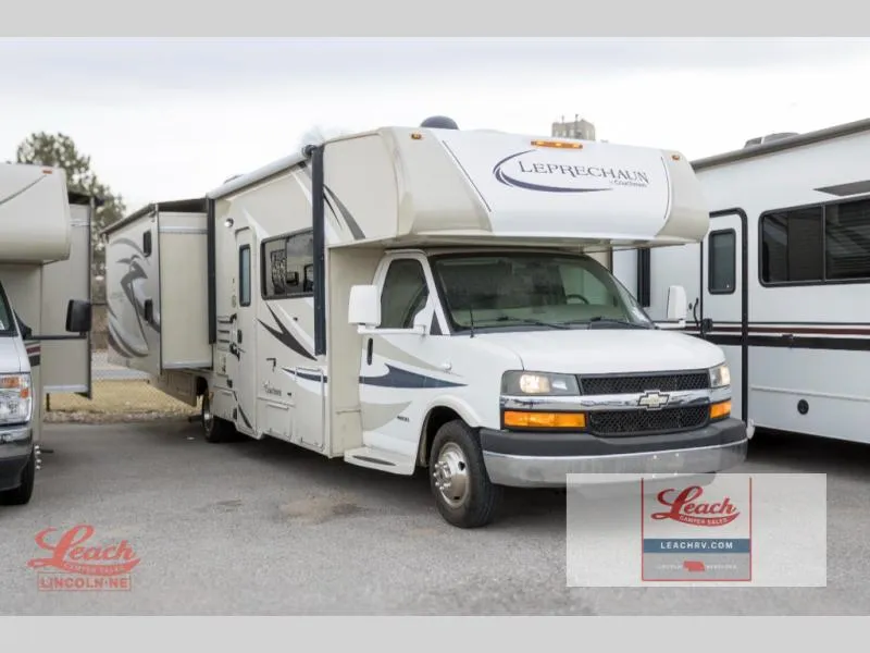 2015 Coachmen Leprechaun 320BH - Photo 2