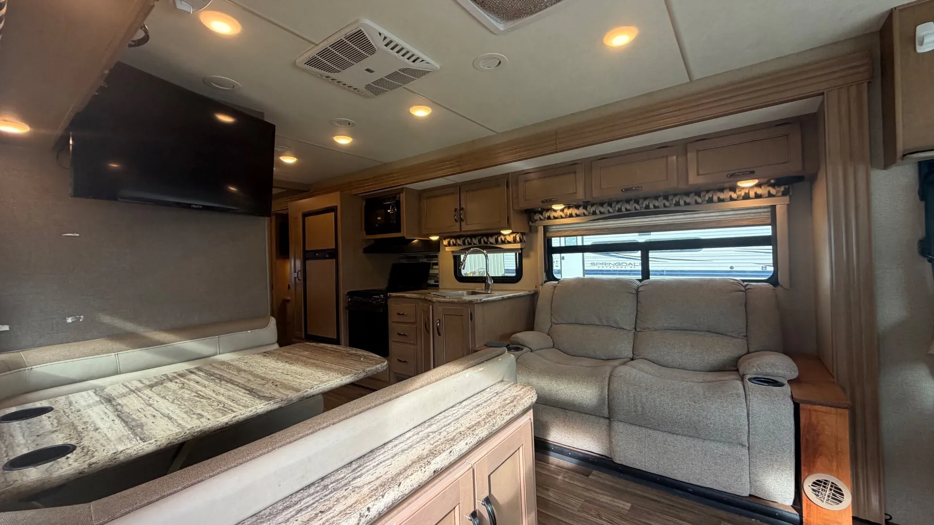 2018 Thor Motor Coach A.C.E. 29.3 - Photo 3