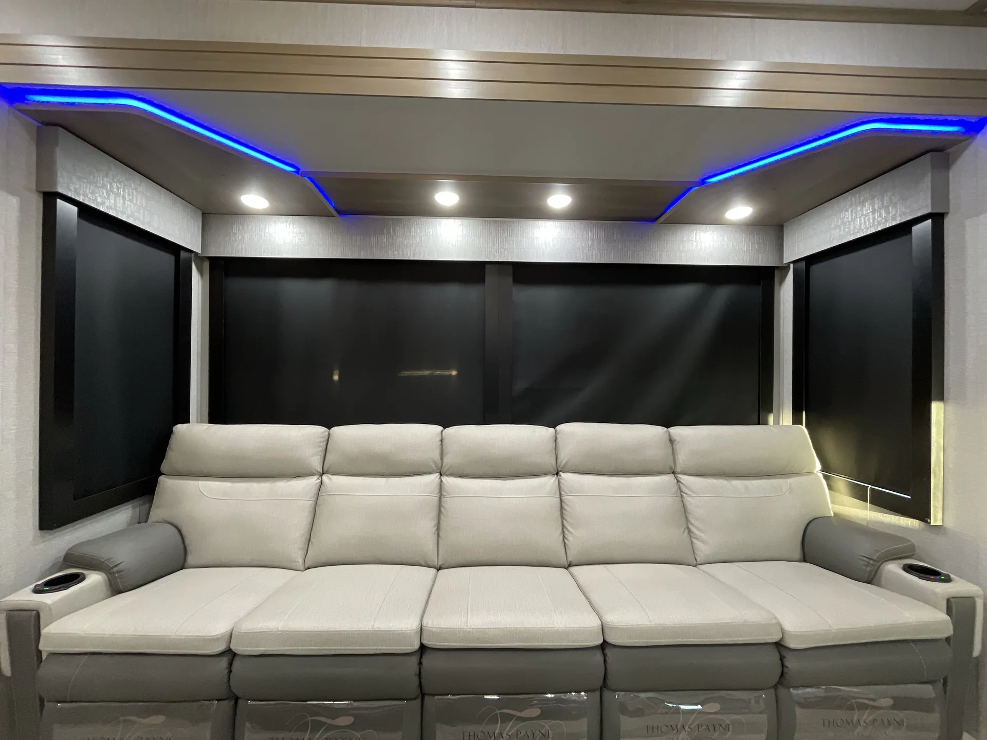 2023 Grand Design Momentum 410TH — living area main