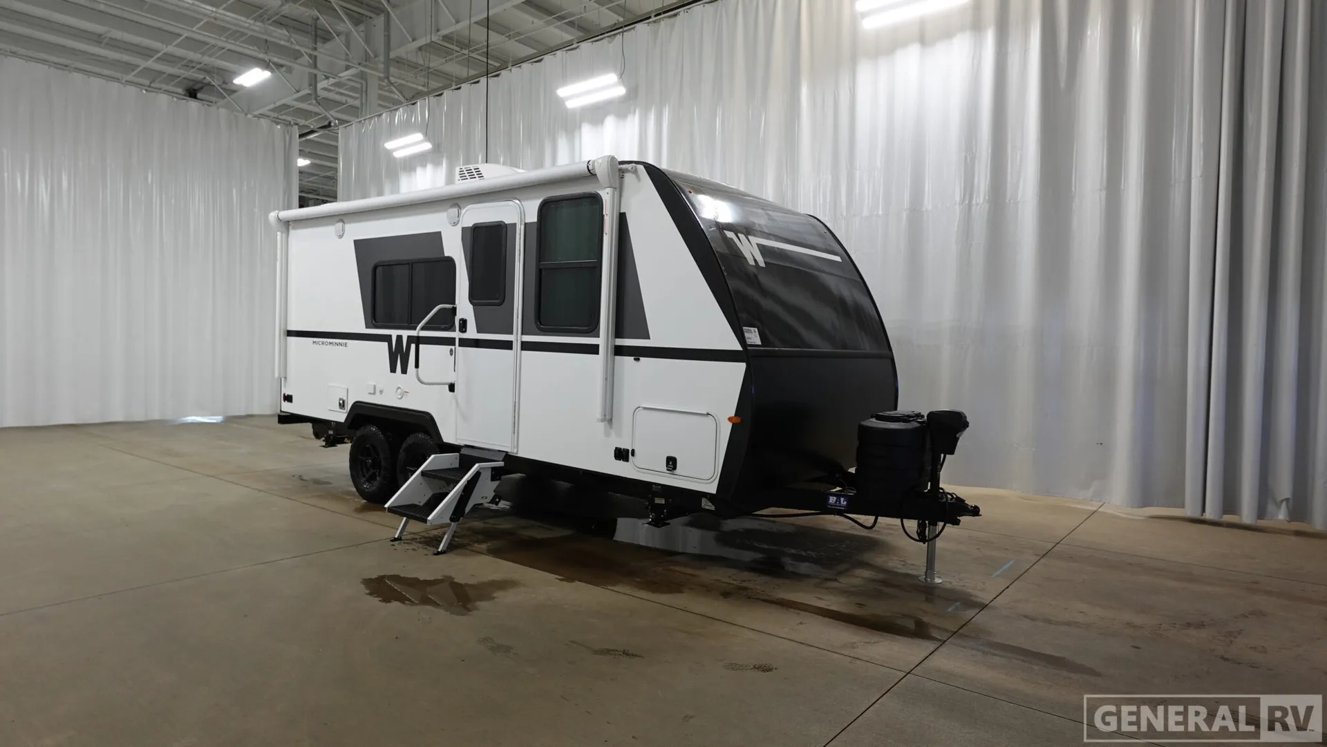 2026 Winnebago Micro Minnie 2108DS - Photo 2