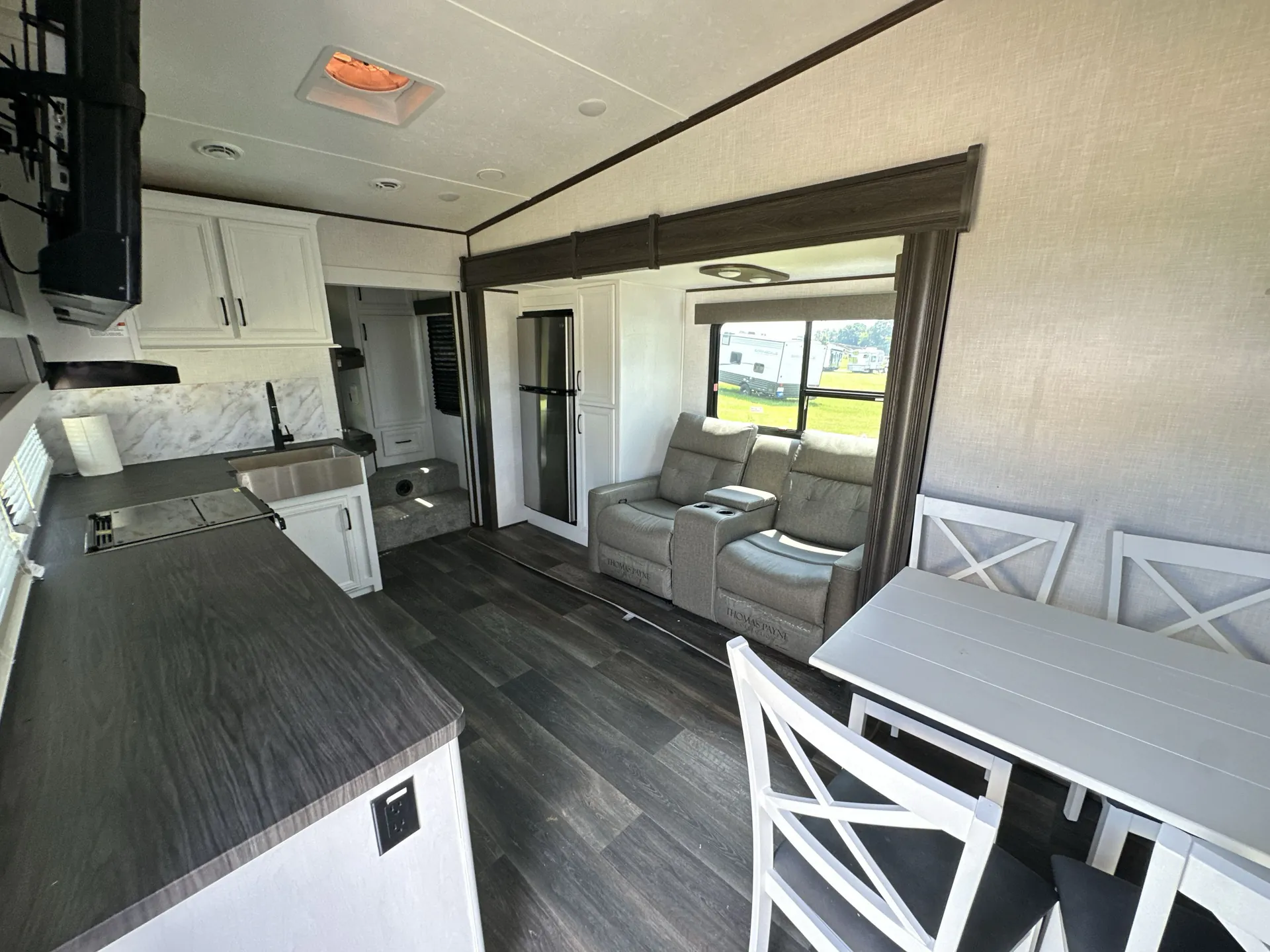 2022 Dutchmen Atlas 2942BHF — living area main