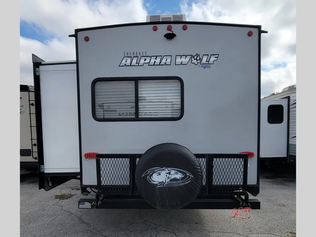 2022 Forest River Cherokee Alpha Wolf 33BH-L, Photos photo 4