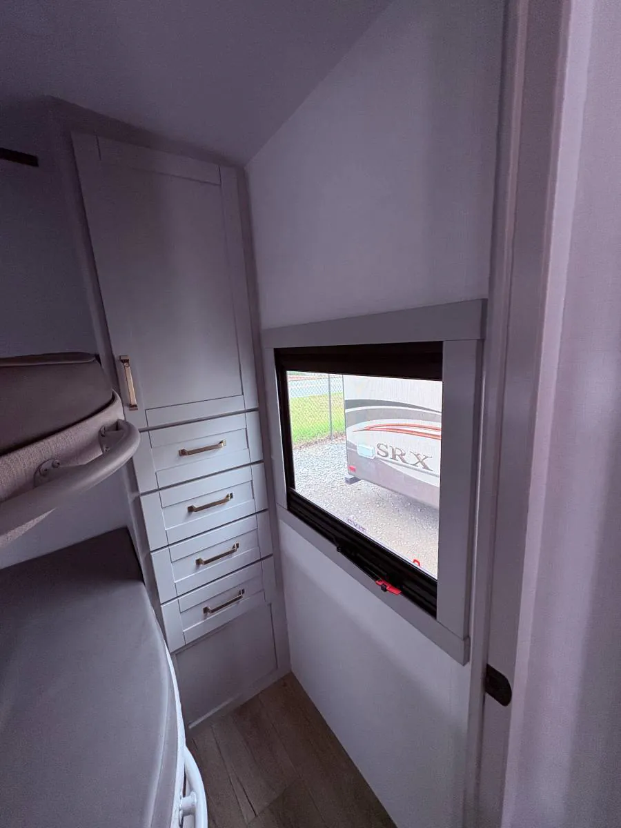 2025 Brinkley Model Z AIR 295, Photos photo 15