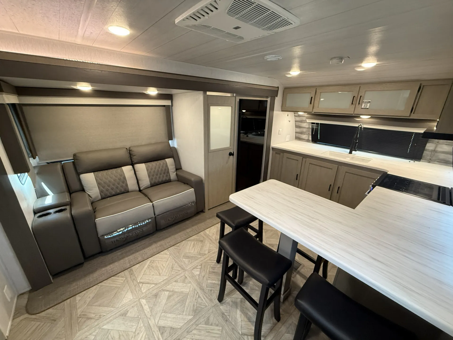 2024 Forest River Salem 28FKG dealer photo 1 from Camping World