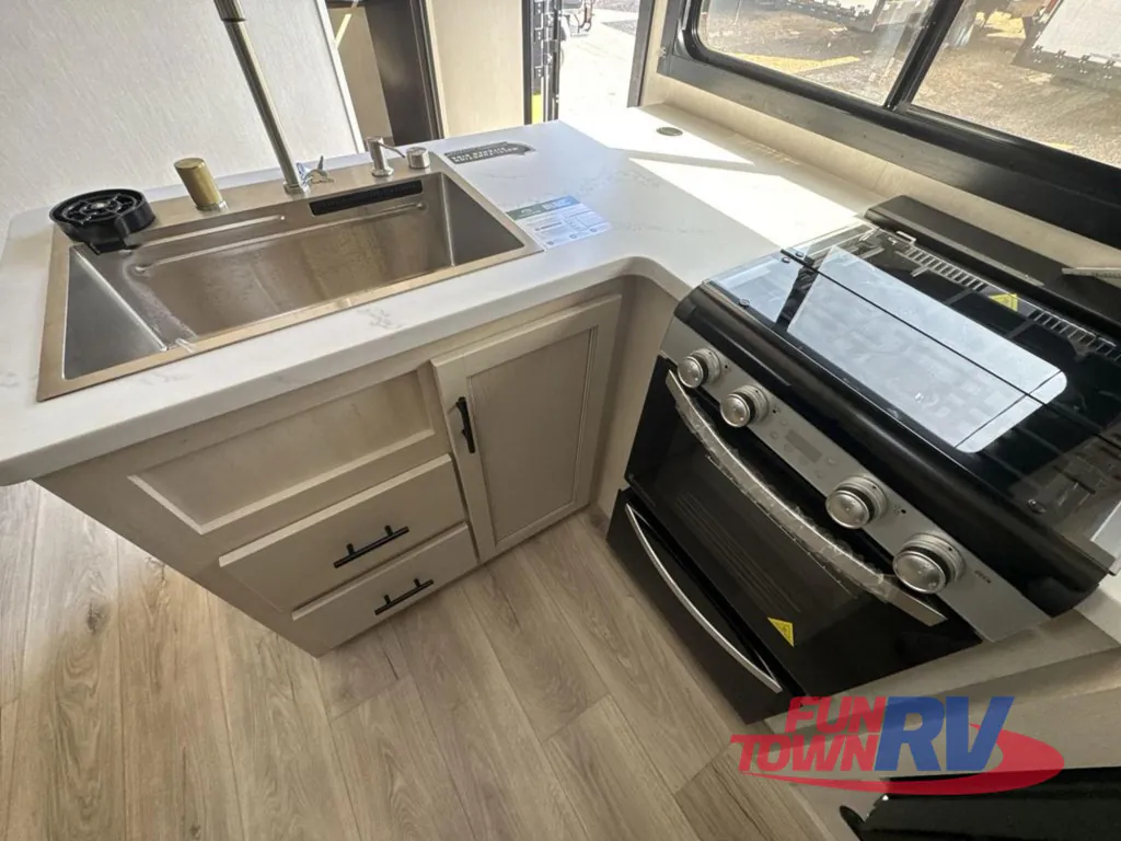 2026 Forest River Vengeance Rogue Armored 32L132, Photos photo 14