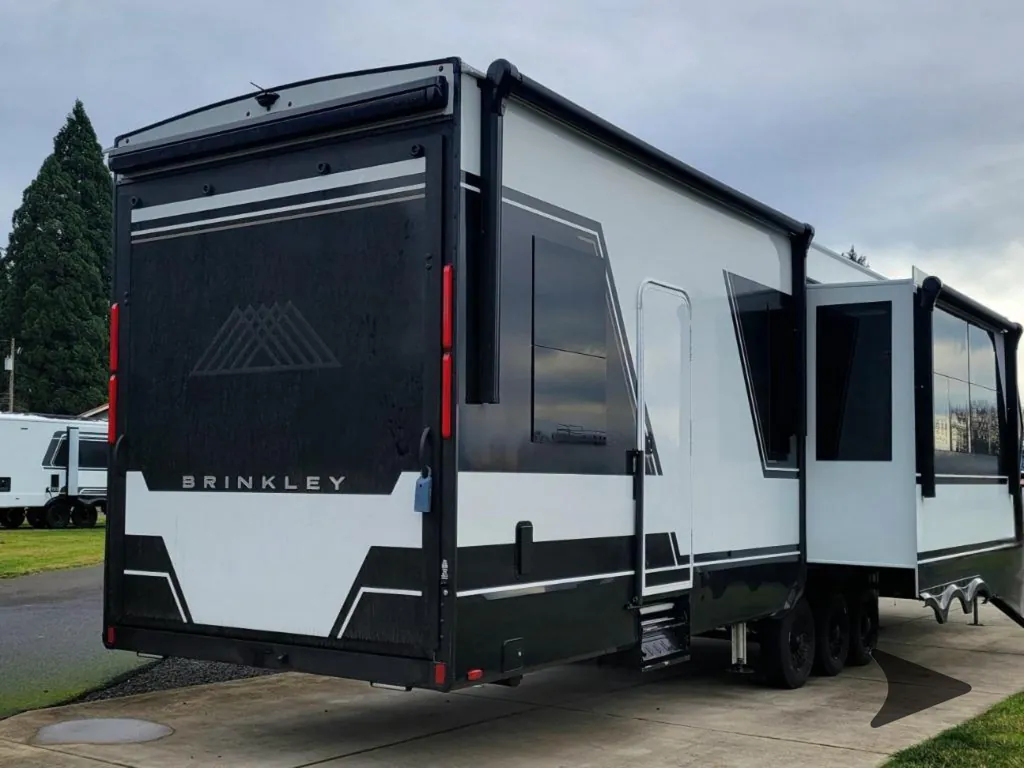 2026 Brinkley Model G 4100, Photos photo 6