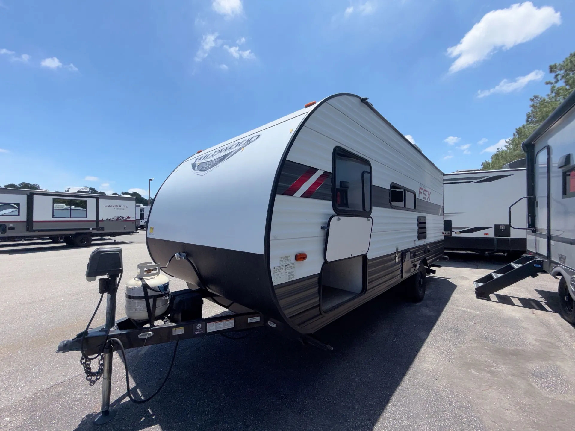 2020 Forest River Wildwood Fsx 179DBK — off campside
