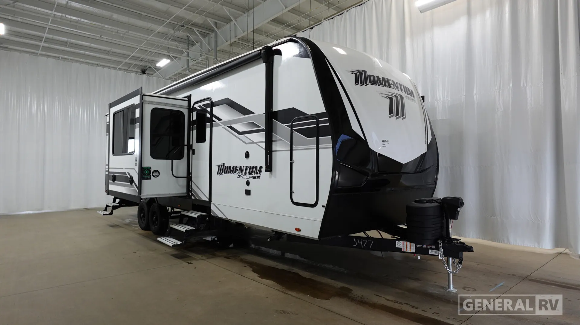 2026 Grand Design Momentum G-Class 31G - Photo 2
