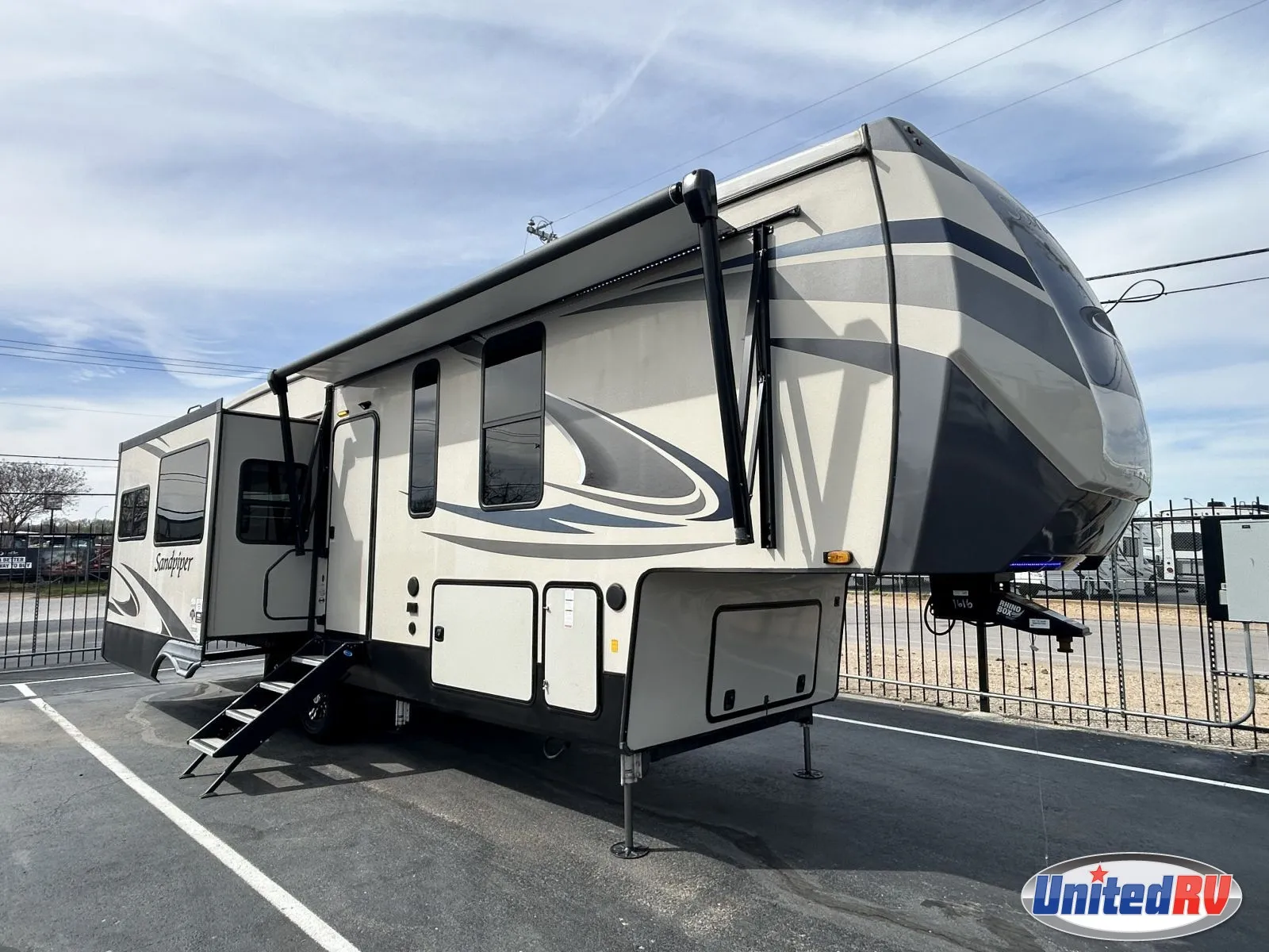 2021 FOREST RIVER SAND PIPER 321RL - Photo 2