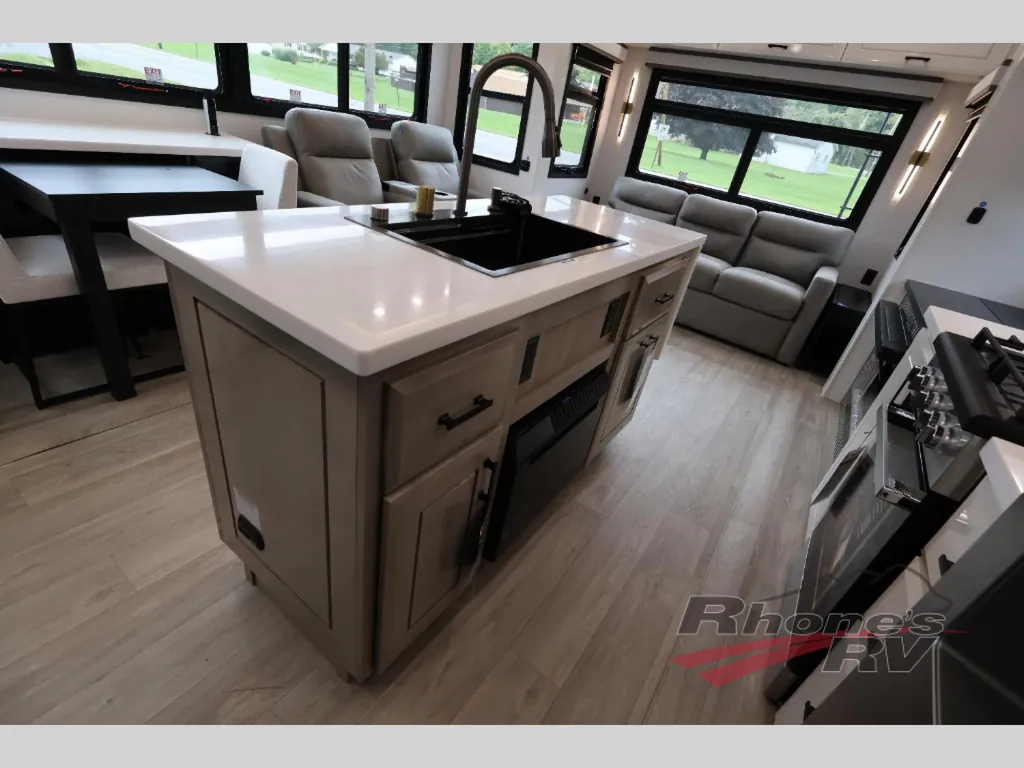 2027 Jayco Pinnacle 32RLTS, Photos photo 5
