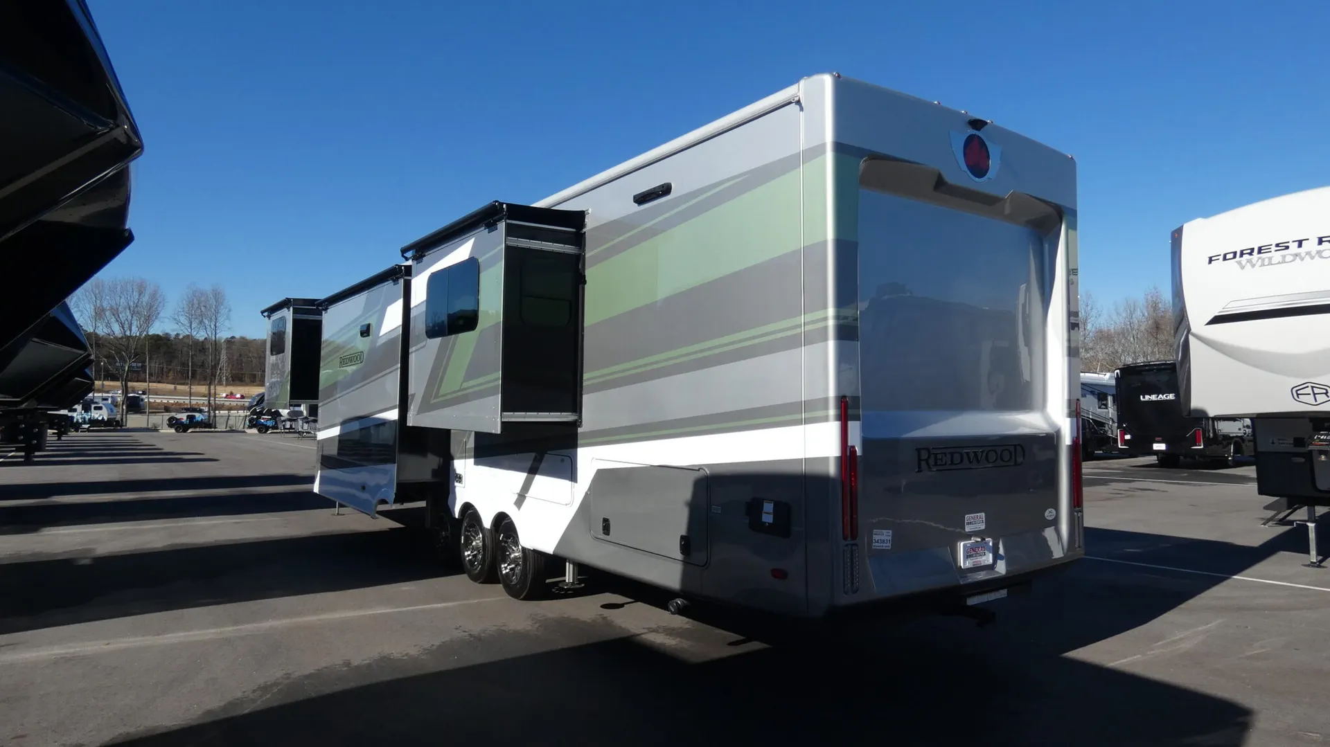 2026 Crossroads RV Redwood 420FL - Photo 4