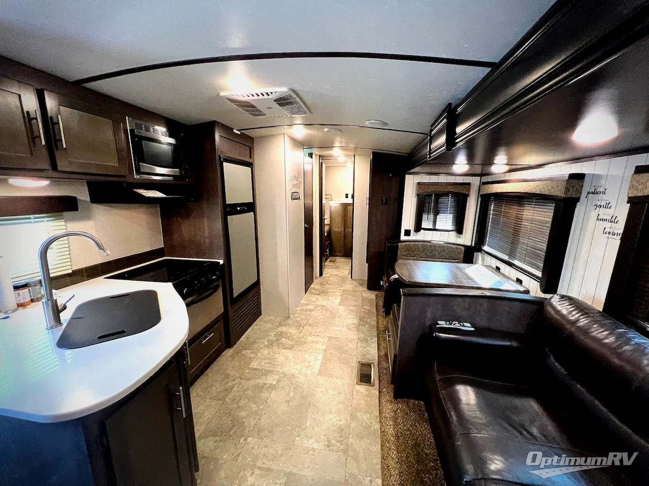 2018 CrossRoads Sunset Trail Super Lite SS289QB dealer photo 4 from Optimum RV