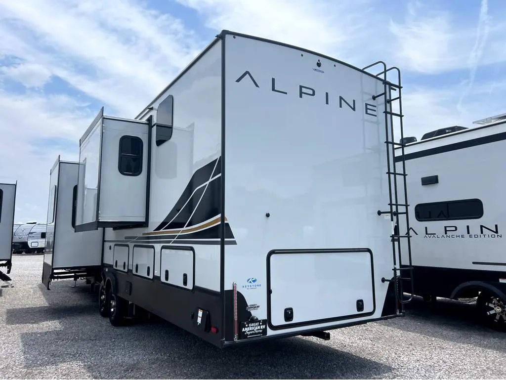 2025 Keystone Alpine 3820FK - Photo 4