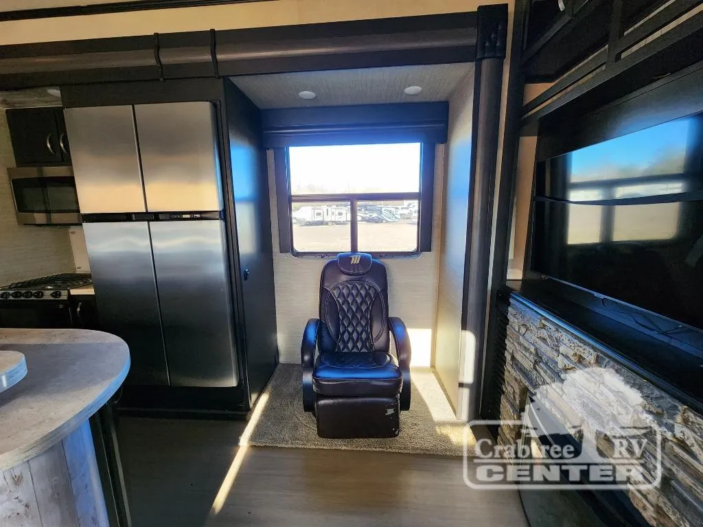 2017 Dutchmen Voltage V3895 - Photo 3