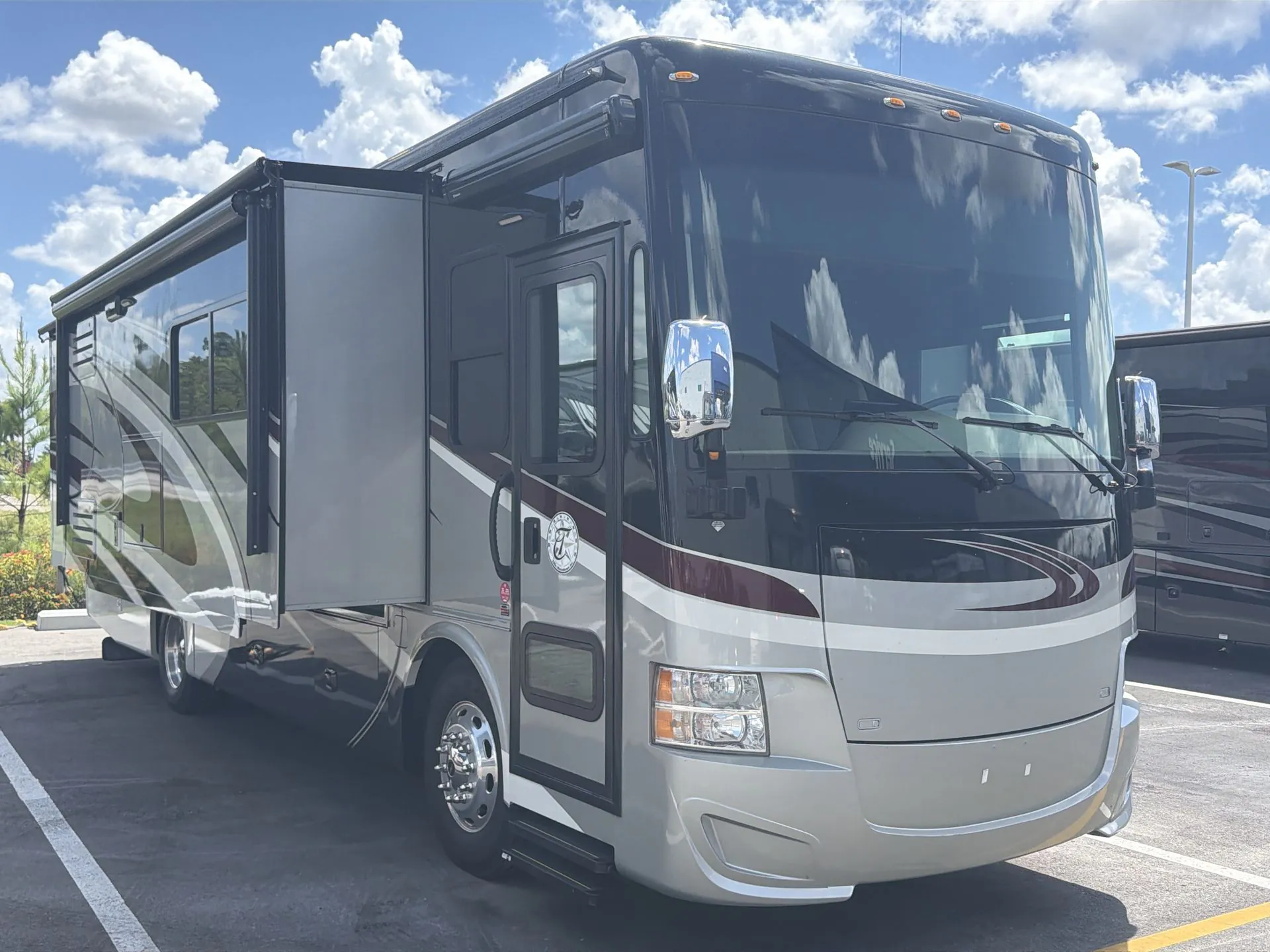 2016 Tiffin Allegro Red 33 AA - Photo 2