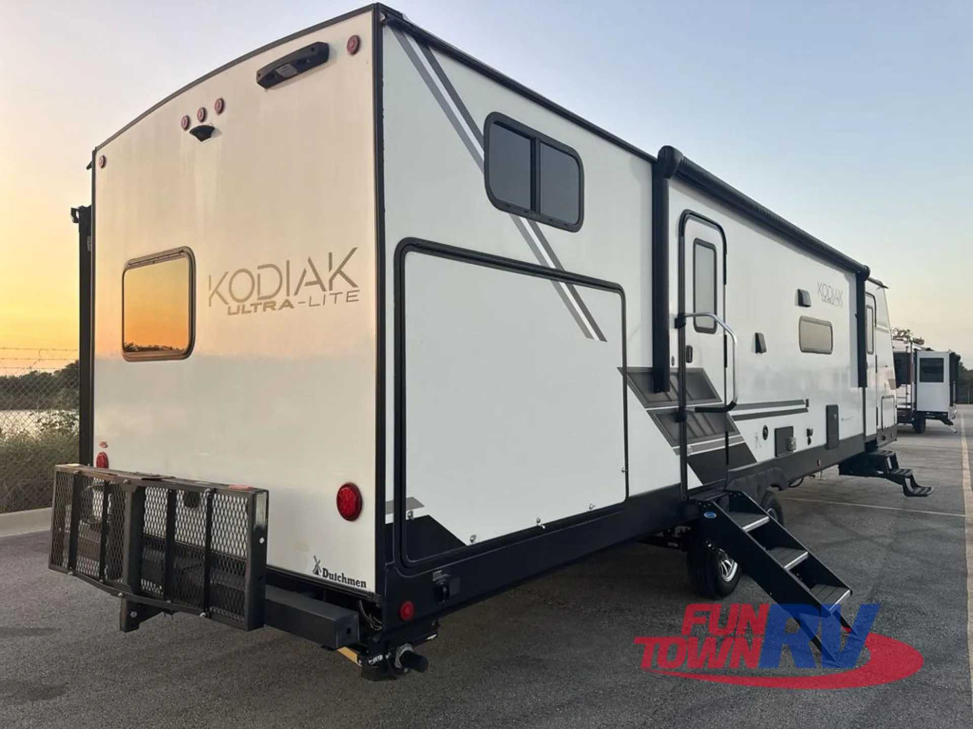 2023 Dutchmen Kodiak Ultra-Lite 332BHSL - Photo 4