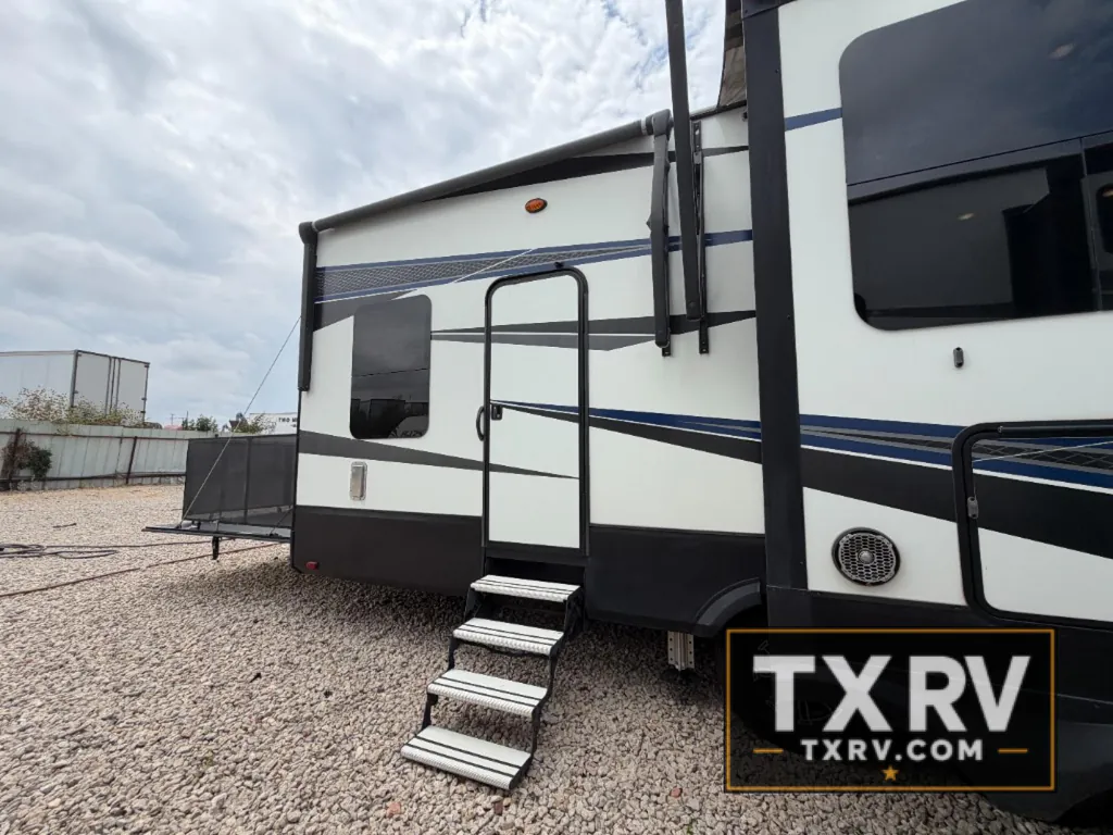 2018 Grand Design Momentum 351M, Photos photo 98