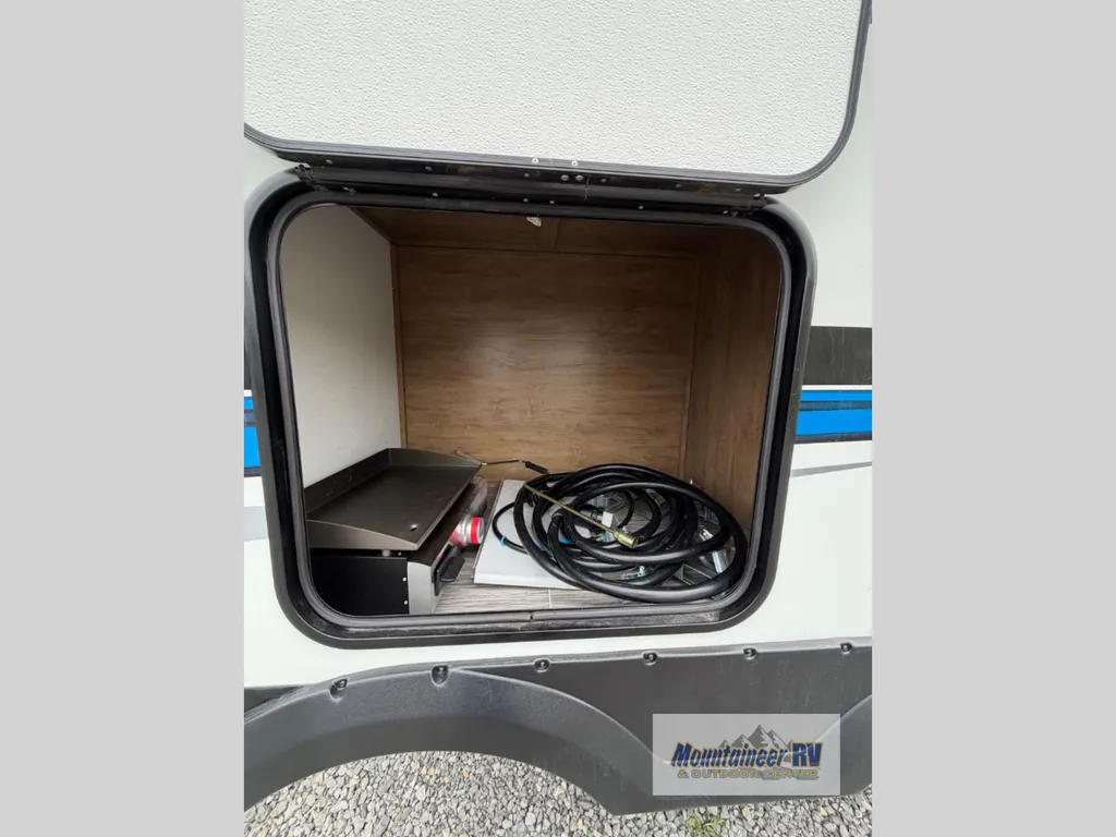 2024 Coachmen Freedom Express Ultra Lite 274RKS, Photos photo 11