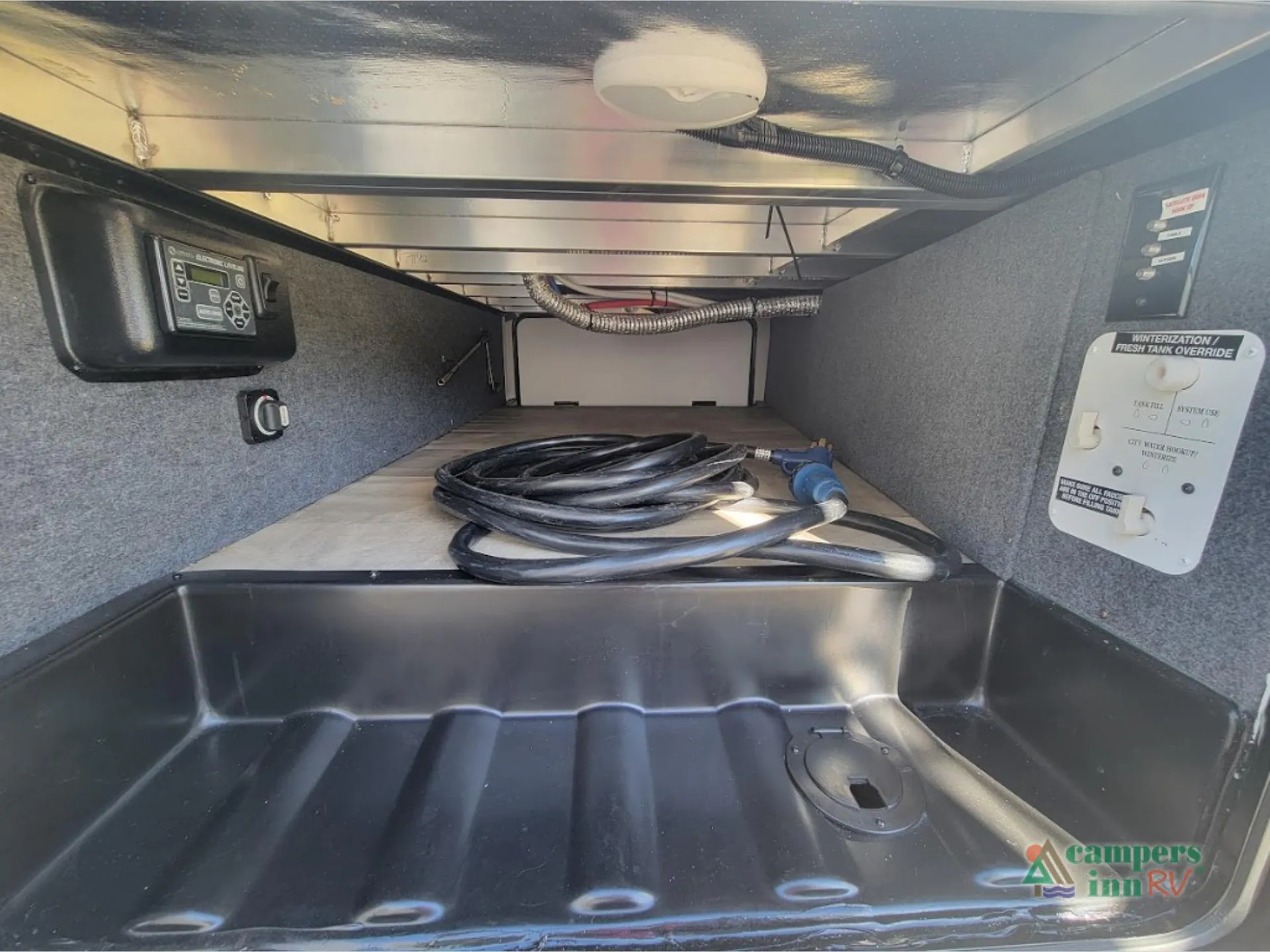 2026 Shasta RVs Phoenix 254RLS - Photo 3