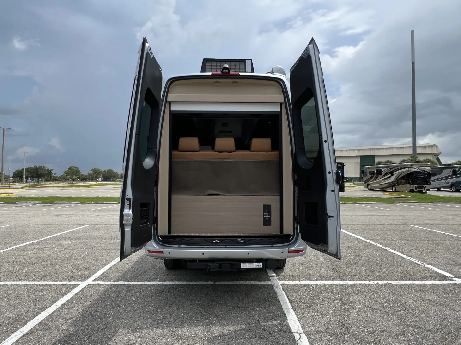 2027 Entegra Coach Insignia 24B - Photo 3