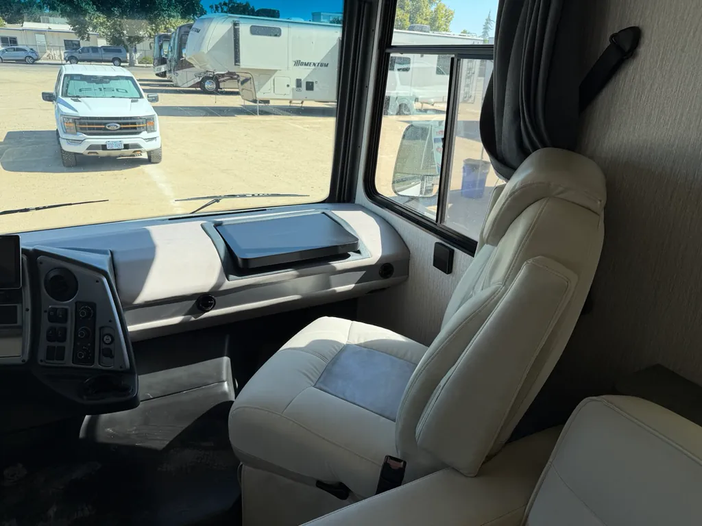 2023 Coachmen Pursuit 31BH, Photos photo 5