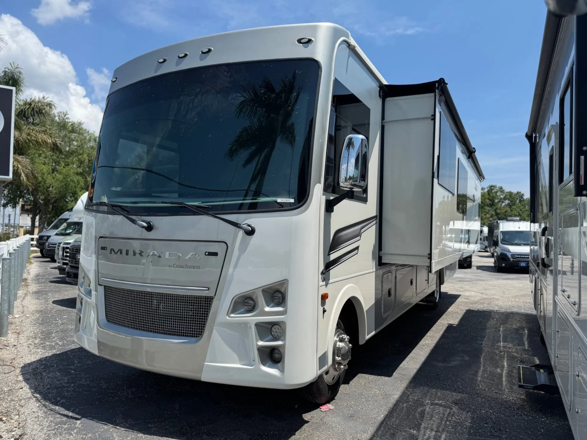 2024 Coachmen Mirada 32LS - Photo 3