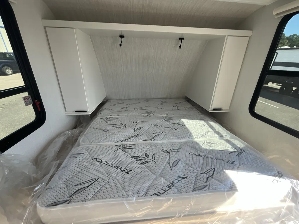 2027 Winnebago Micro Minnie 2108DS, Photos photo 15