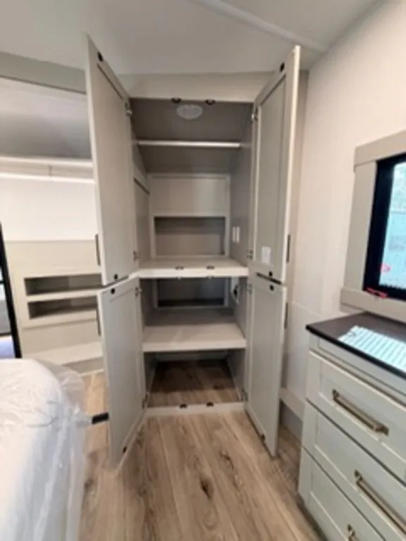 2026 Brinkley Model Z 3600, Photos photo 35