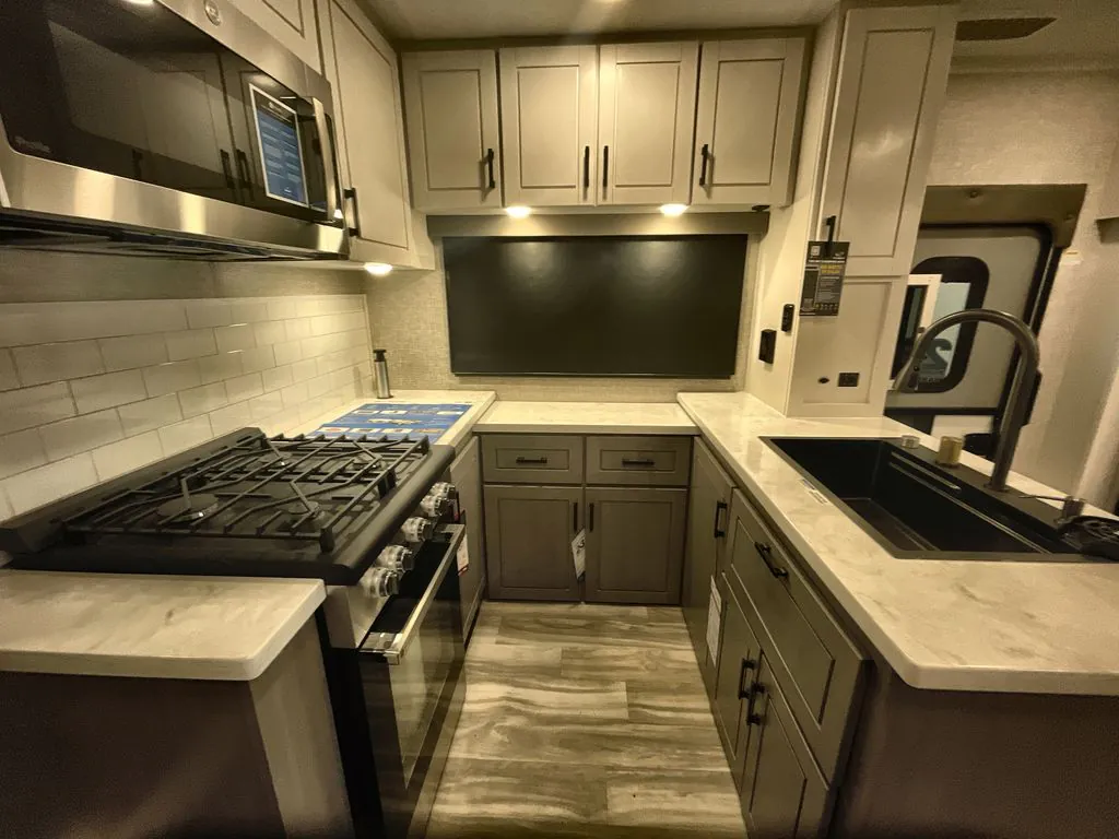 2025 Jayco Seismic Luxury Series 4113, Photos photo 22